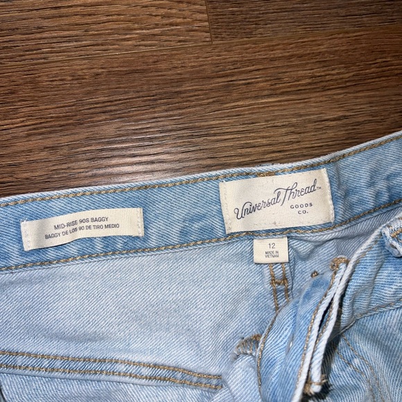 Universal Thread Mid-Rise 90’s Baggy Denim Shorts Size 12 - Picture 3 of 3